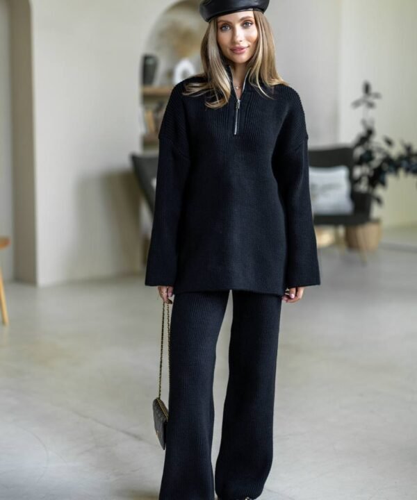 Juodas kostiumėlis Niko