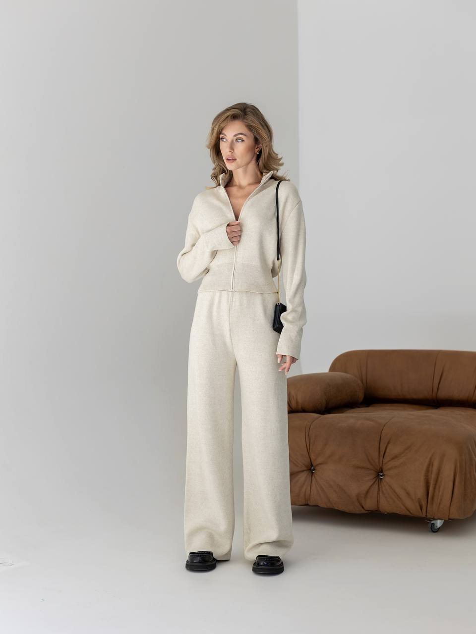 Velo kreminis kostiumėlis - Image 3