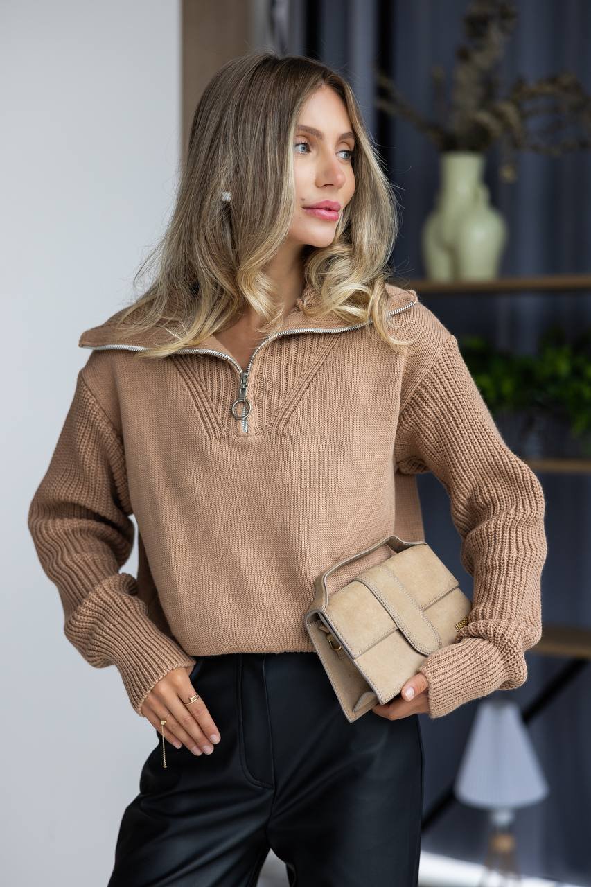 Rudas megztinis Sora