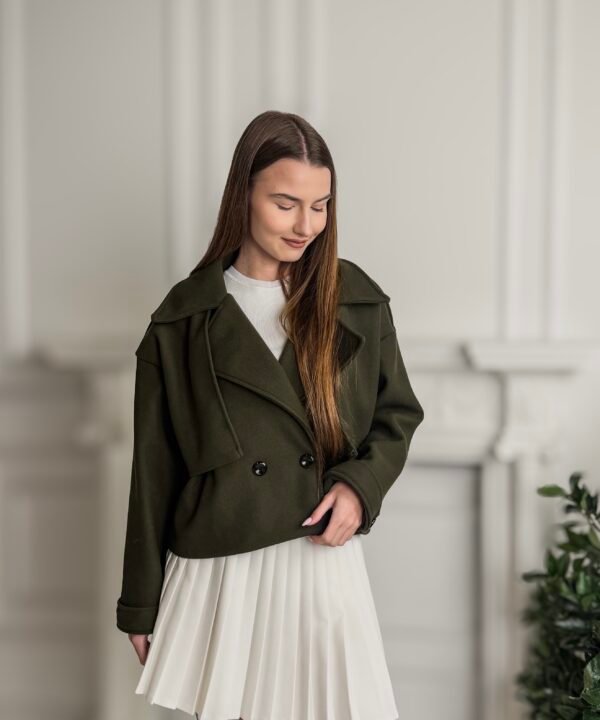 Aila žalias švarkas