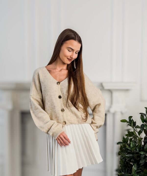 Mara kreminis megztinis su sagomis